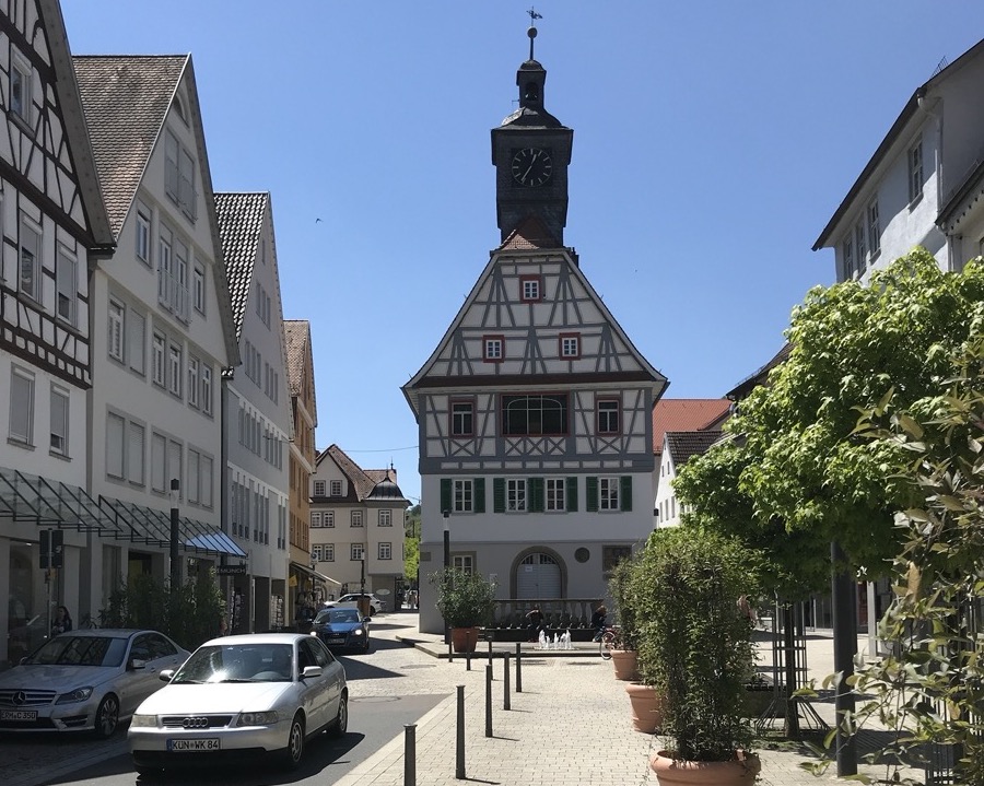 Altstadt mit Auspuffanschluss