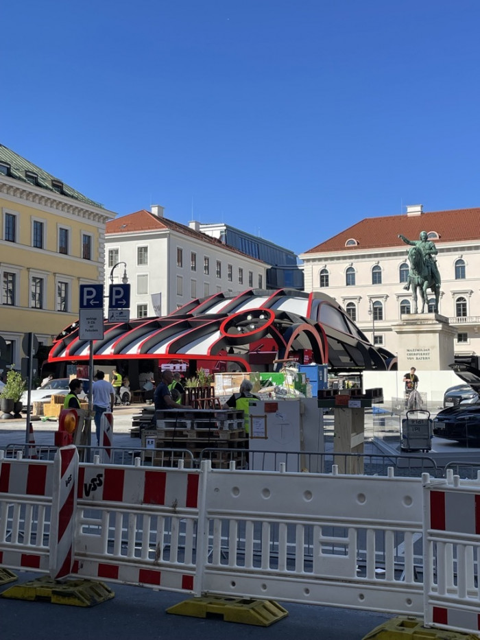 911er und Bratwurst aus der Dose