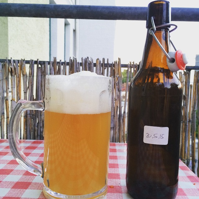 Die Braukooperative @abspannsitzenbleiber / @schwanzhund_ / @heibie meldet: Es sch&auml;umt und schmeckt