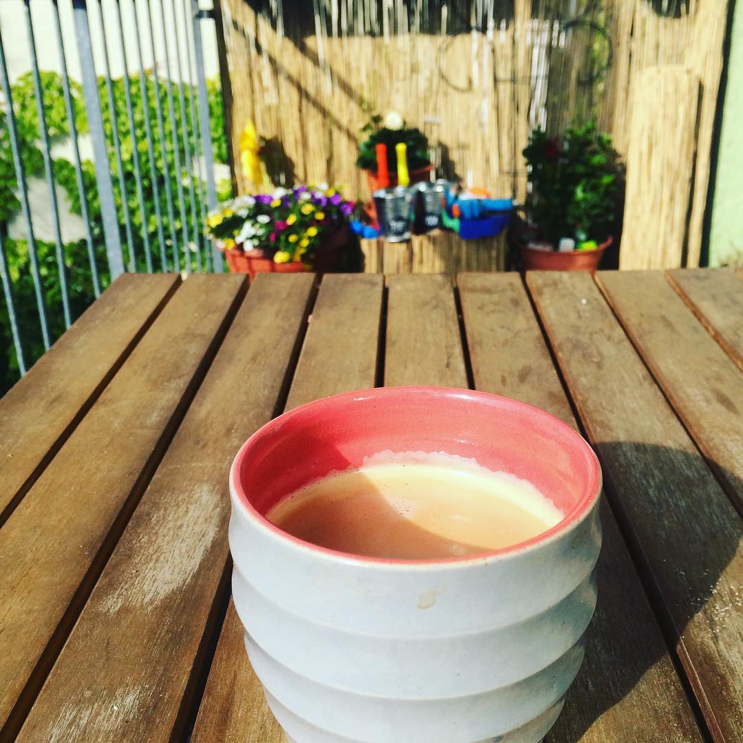 Kaffe in Tasse (nicht Becher)