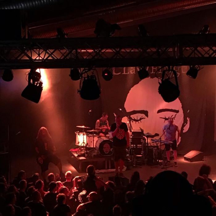 Deaf Dumb Old. Claw🖕inger