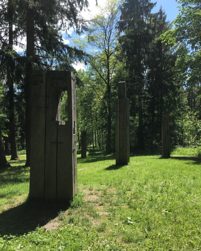 Kurz vor Freising ist der Weltwald. So ein Waldlehrpfad extended. Man l&auml;uft durch &bdquo;Asien&ldquo;, &bdquo;Europa&ldquo;
