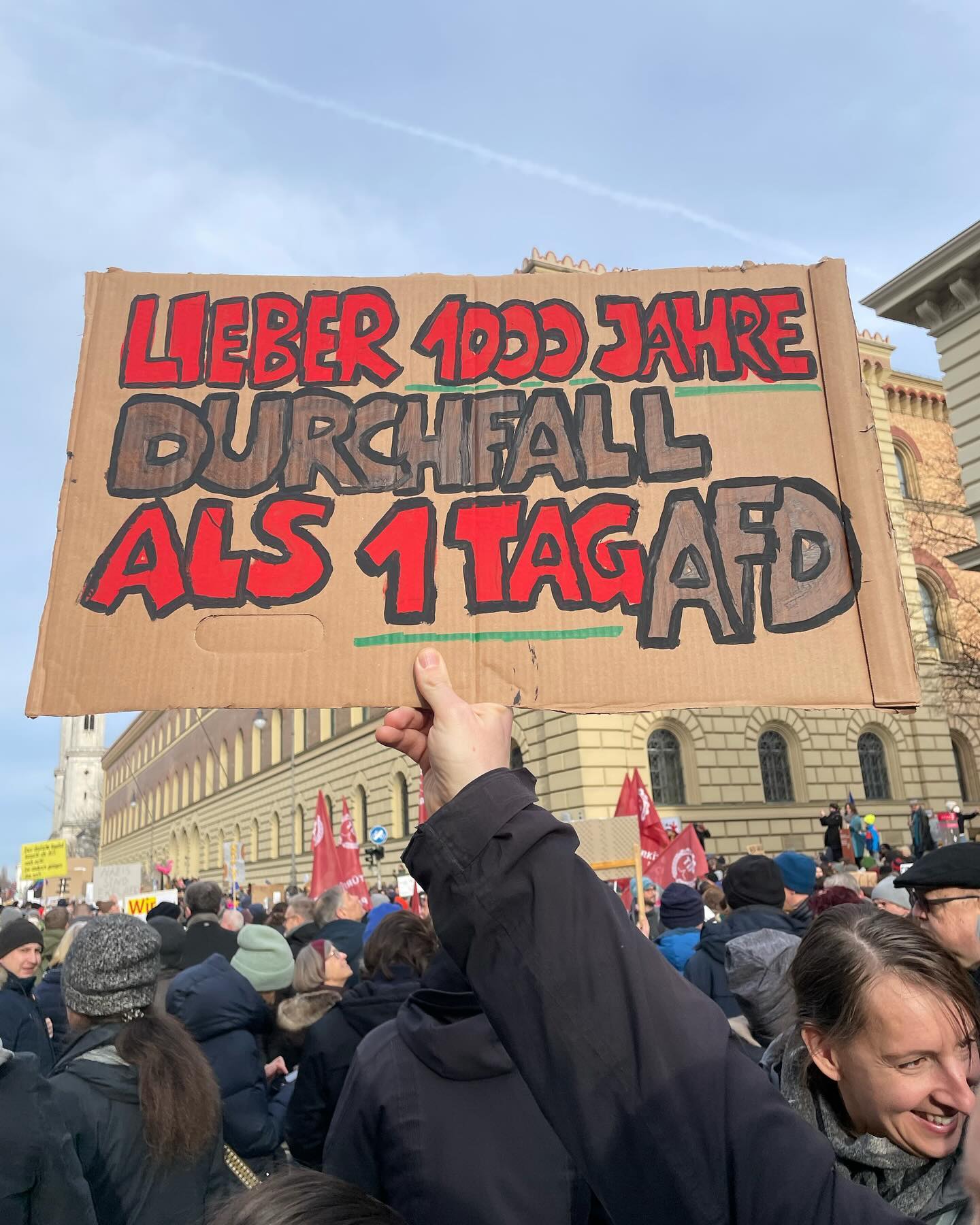 Demo abgebrochen wegen zu viele, die kein Bock auf Nazis haben. Vom Odeonsplatz bis zur M&uuml;nchner Fre
